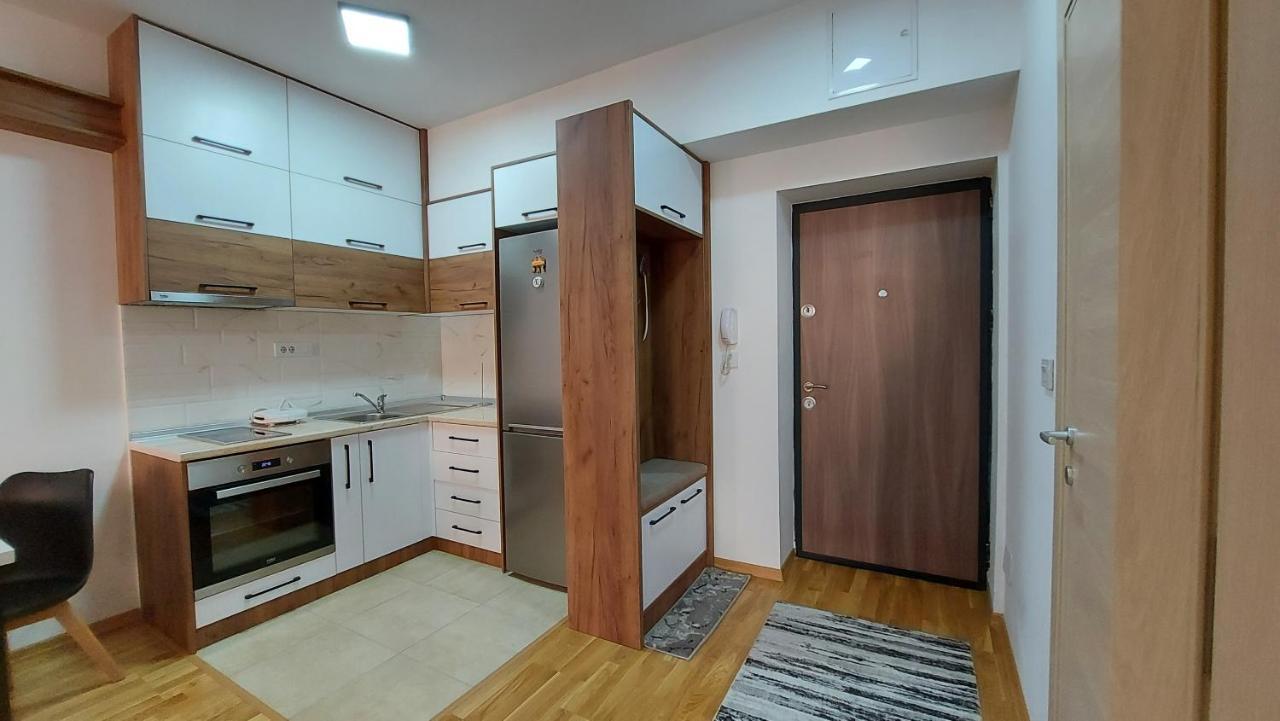 New Home In Szkopje Kültér fotó